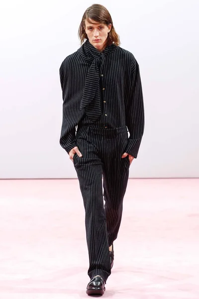 Look 8